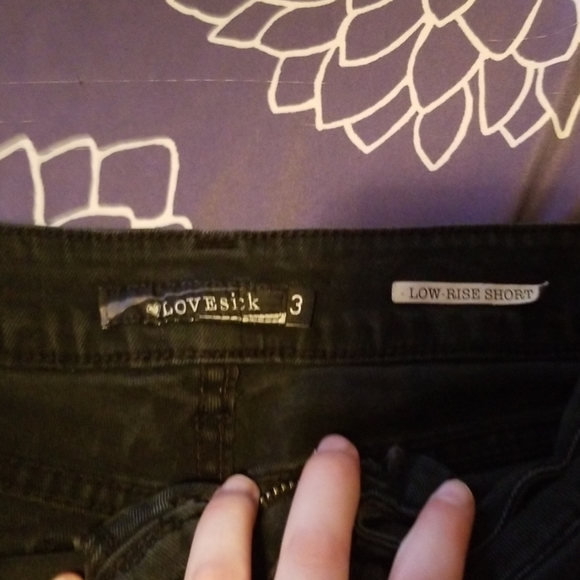 Lovesick flag shorts - Picture 3 of 3